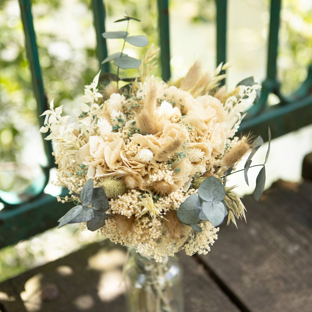 Bouquet de fleurs séchées hortensia