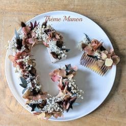 initiales en fleurs séchées pour décoration de mariage, baptême, communion