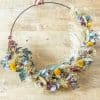 Couronne murale de fleurs séchées