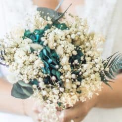 Bouquet de mariée vert en fleurs séchées