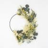 Couronne de fleurs séchées pour chambre d'enfant