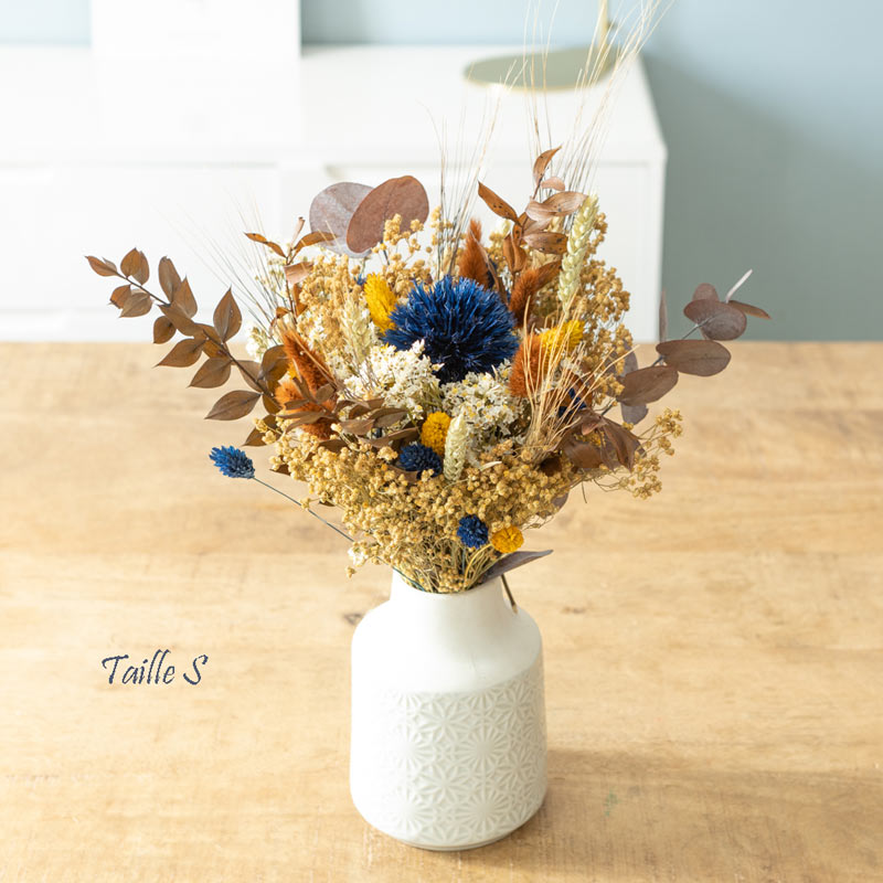 Bouquet de fleurs séchées bleu et jaune
