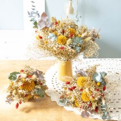 Trio de bouquets de fleurs séchées