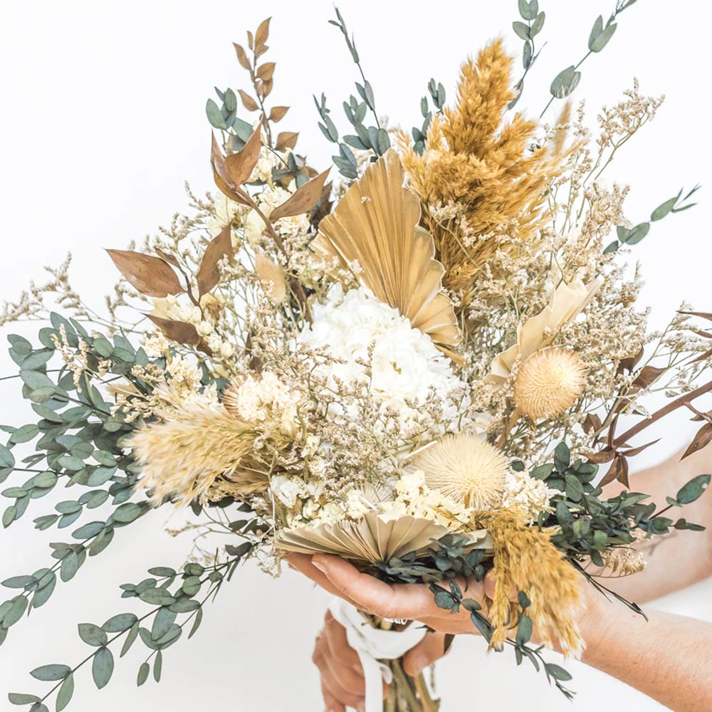 Bouquet de fleurs séchées pampa et eucalyptus