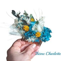 Peigne à cheveux de mariée en fleurs séchées jaune et bleu . Thème Charlotte