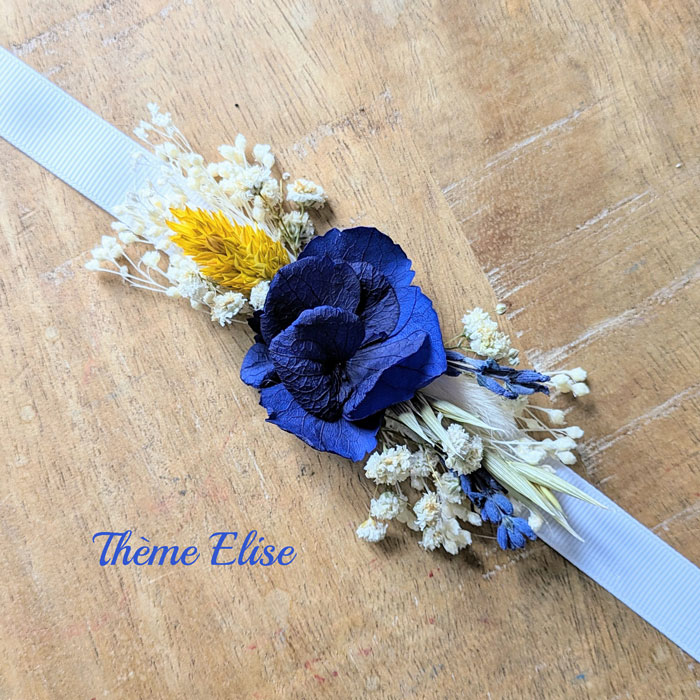 Bracelet pour mariée en fleurs séchées bleu