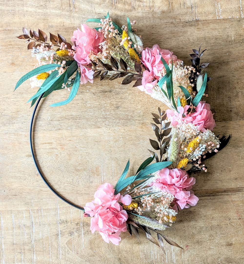 Couronne murale de fleurs séchées rose et jaune D30