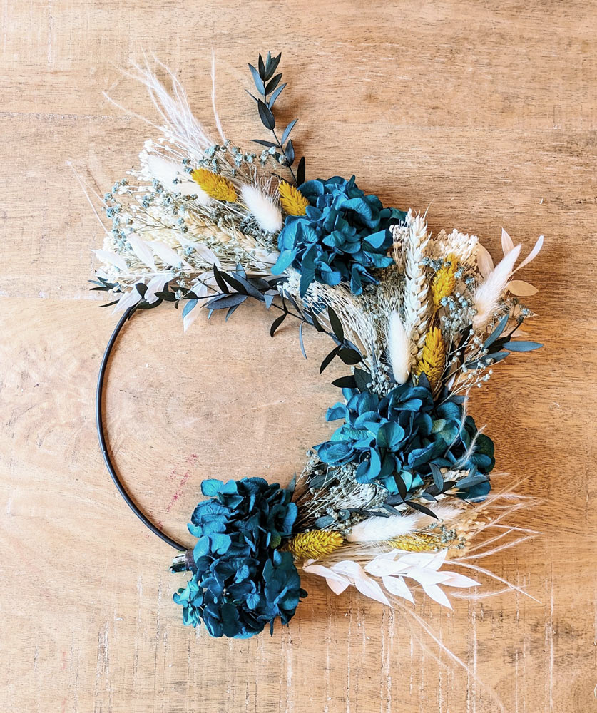 Couronne murale de fleurs séchées hortensia bleu D20