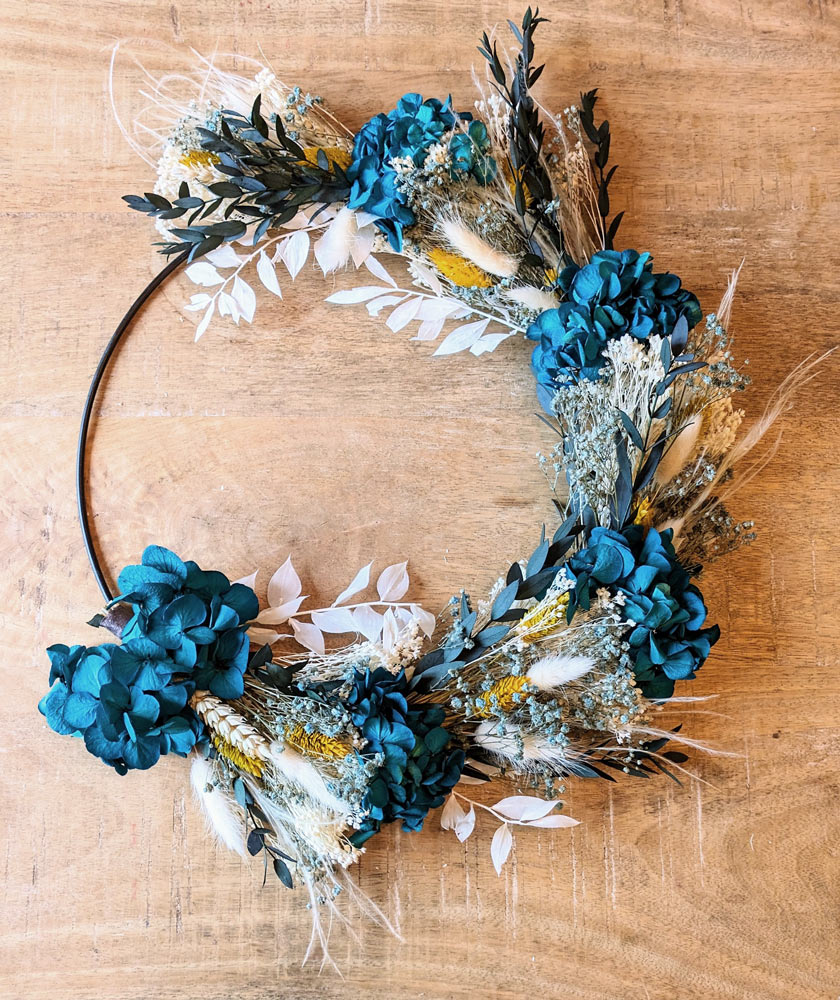 Couronne murale de fleurs séchées hortensia bleu D30