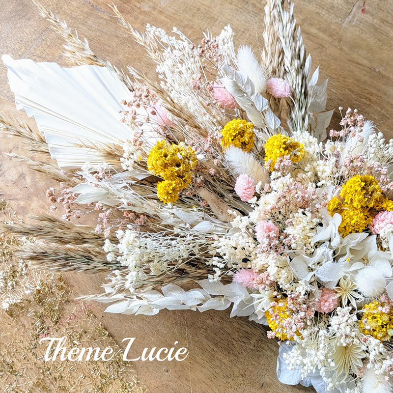 centre de table pastel en fleurs séchées pour mariés