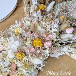 Centre de table pour table des mariées en fleurs séchées