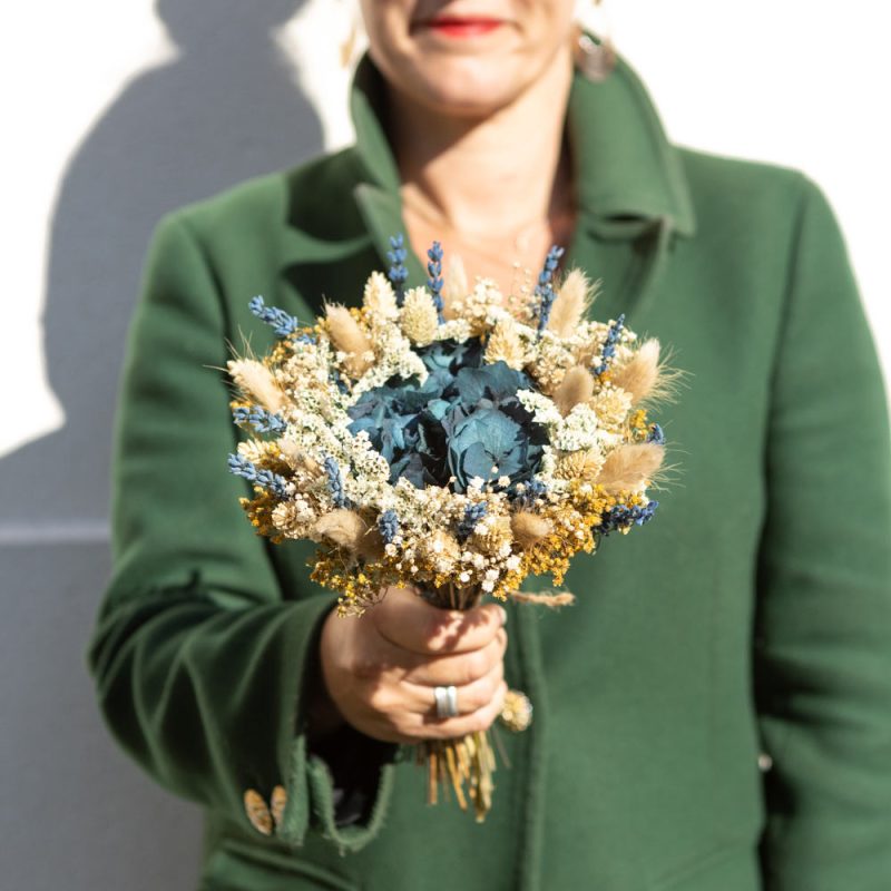 bouquet bleu foncé fleurs séchées
