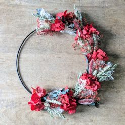 couronne murale de fleurs séchées rouge amour
