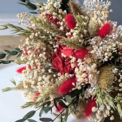 bouquet de fleurs séchées rouge amour