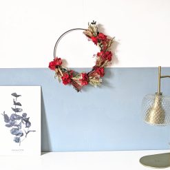 couronne murale de fleurs séchées rouge amour
