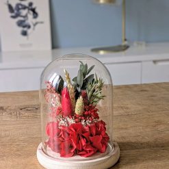 cloche de fleurs séchées rouge amour