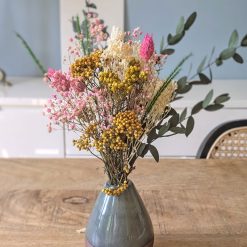 petits bouquets naïfs en fleurs séchées pour table de mariage