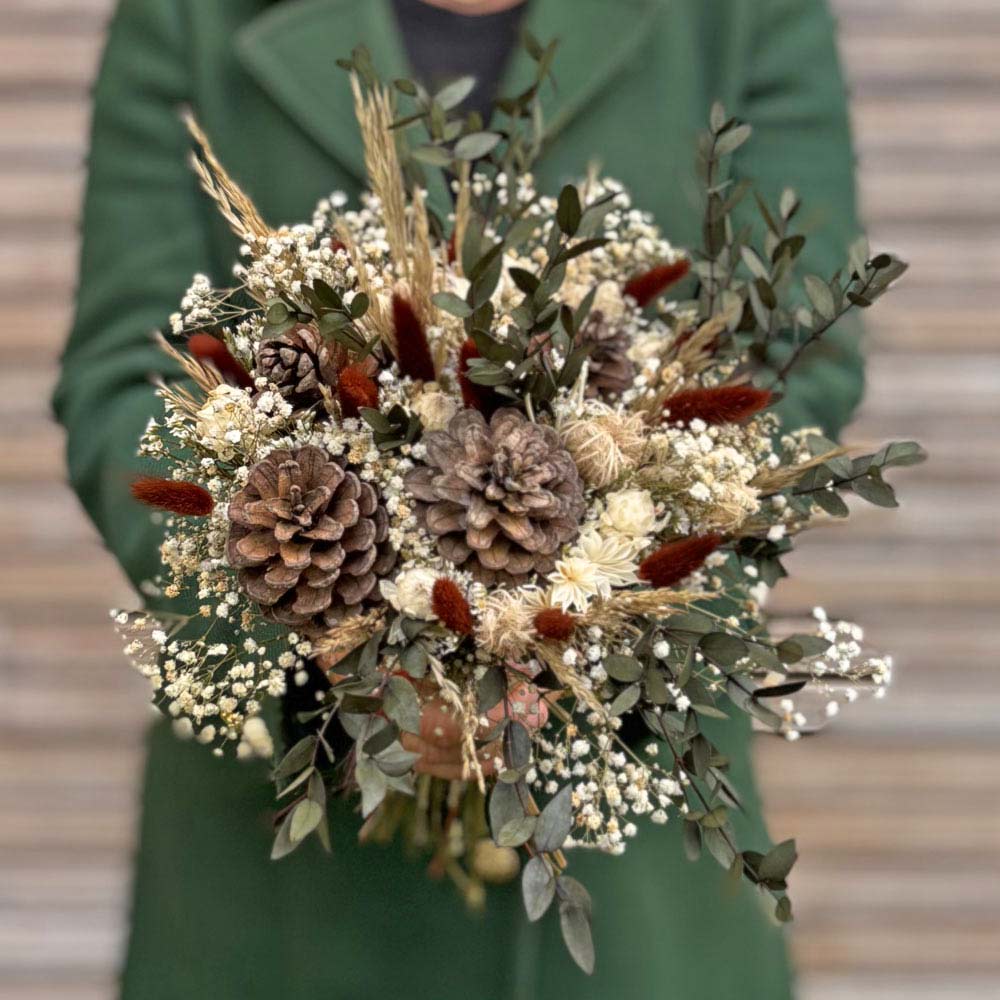 bouquet de fleurs séchées pia à base de pomme de pin