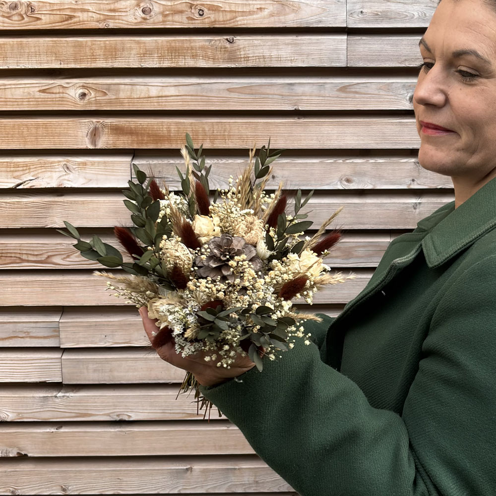 bouquet de fleurs séchées pia pomme de pin
