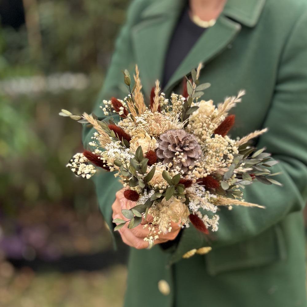 bouquet de fleurs séchées pia pomme de pin