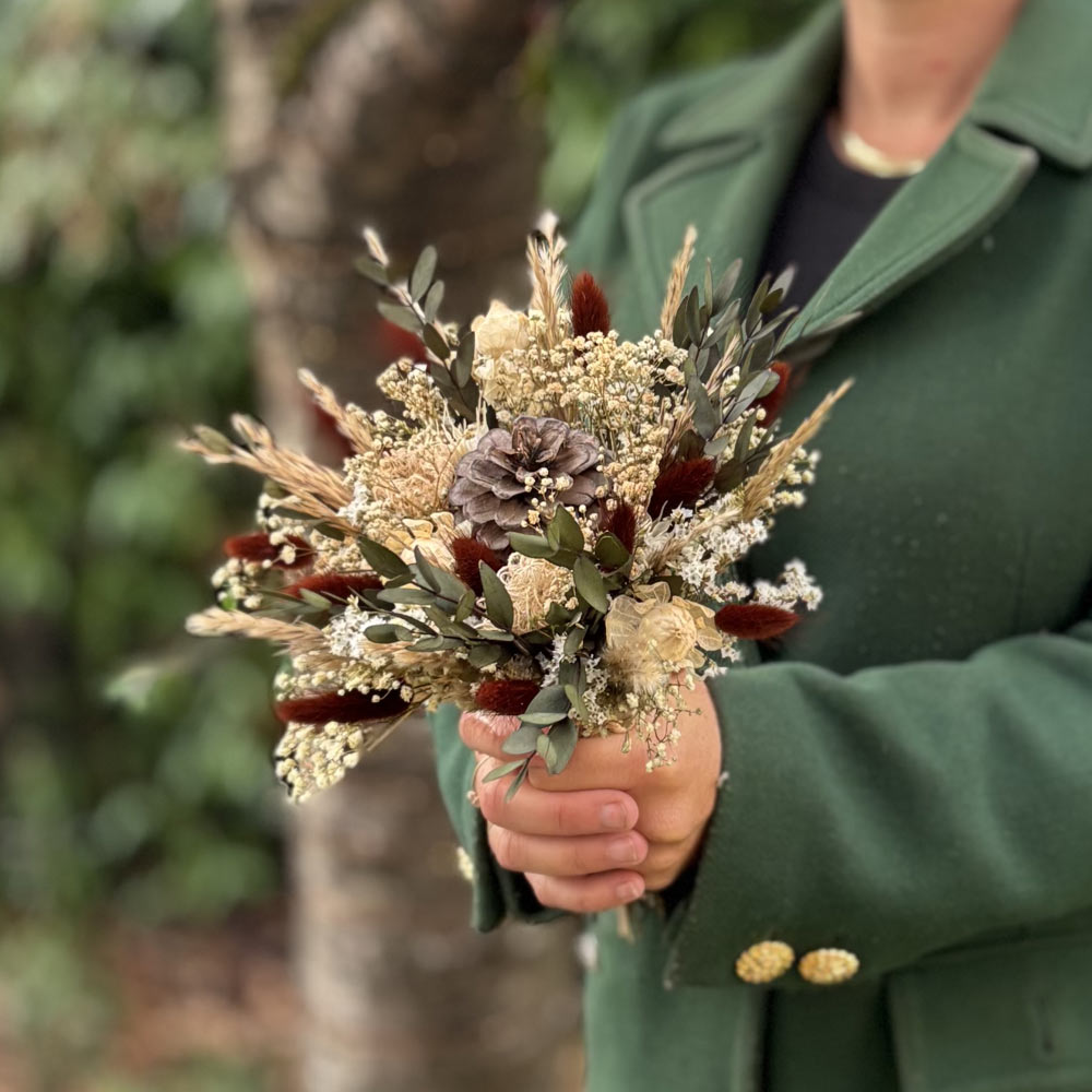 bouquet de fleurs séchées pia pomme de pin