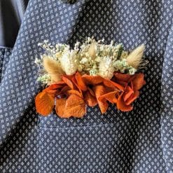 boutonnière de poche pour marié en fleurs séchées